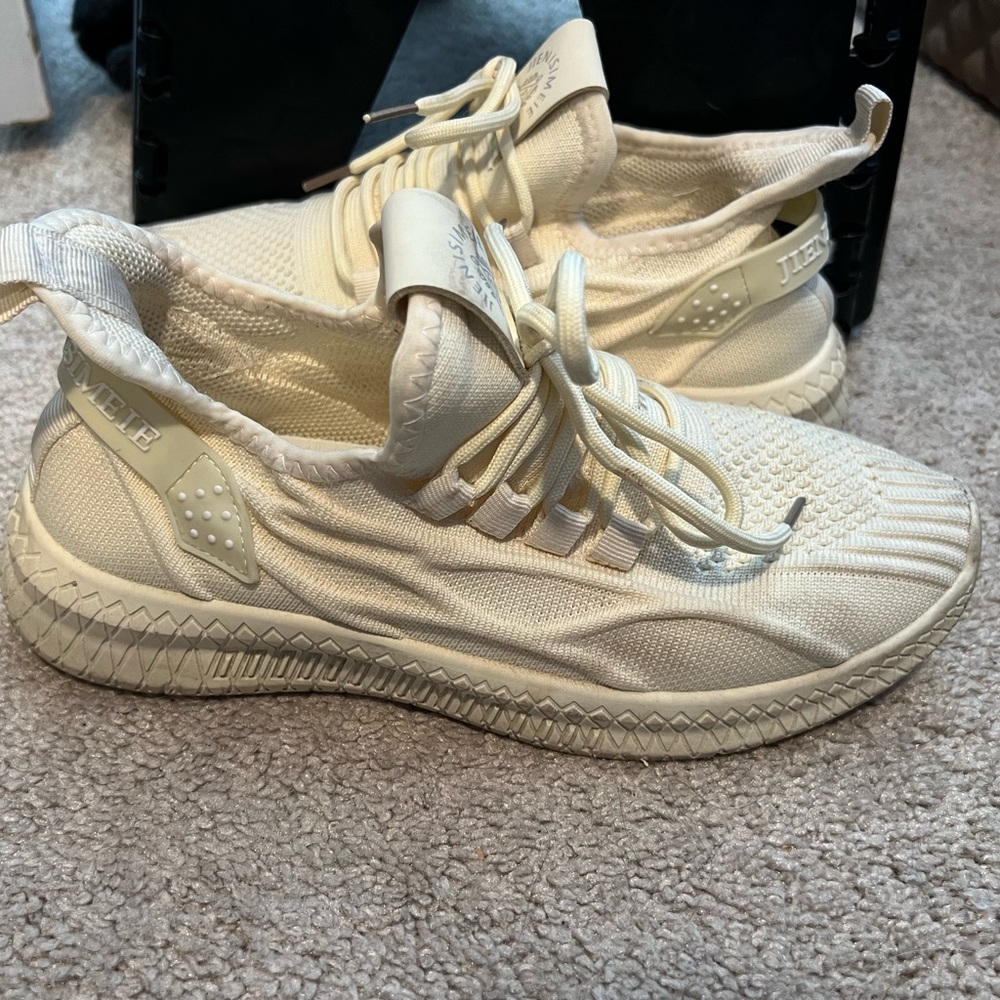 Ivory color sneaker
